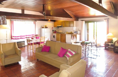Venade House | Stunning private villa for 6 guests with WIFI, TV and terrace