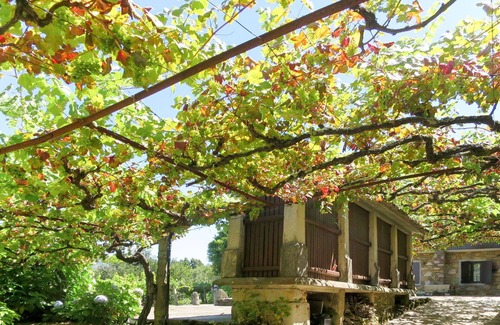 Venade House | Stunning private villa for 6 guests with WIFI, TV and terrace