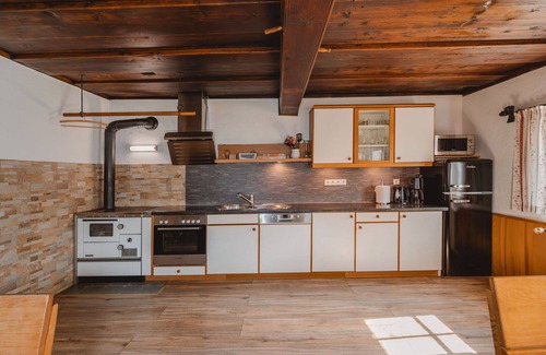 Abtenau Villa | Stunning private villa for 12 people with WIFI, TV and parking