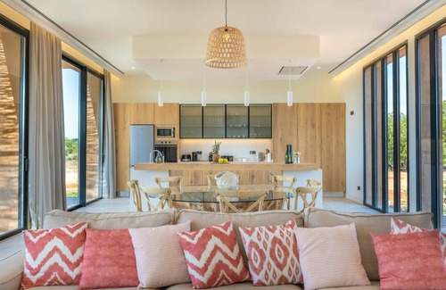 Sencelles Villa | Stunning private villa for 8 guests with A/C, private pool, WIFI, TV, patio and panoramic view