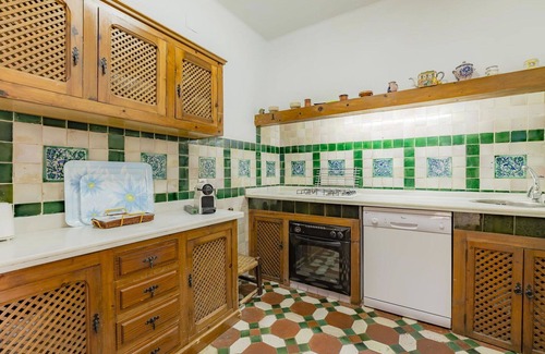 San Pedro House | Stunning private villa for 6 people with private pool, WIFI, TV, terrace and parking
