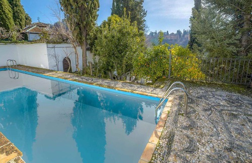 San Pedro House | Stunning private villa for 6 people with private pool, WIFI, TV, terrace and parking