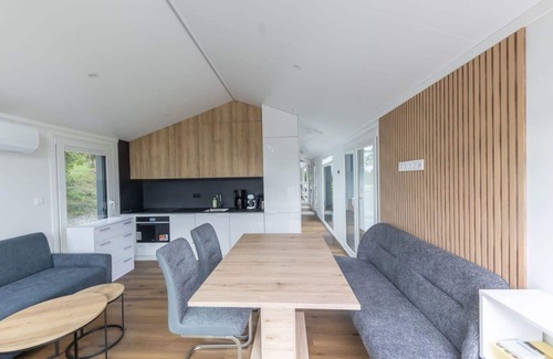 Aschach an der Steyr House | Stunning private villa for 7 guests with WIFI, TV, balcony, pets allowed, panoramic view and par.