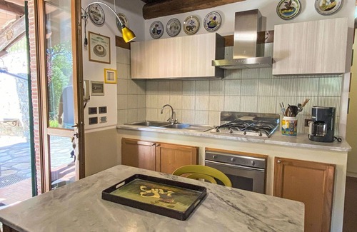 Vicopelago House | Stunning private villa for 4 people with private pool, WIFI, TV, terrace and pets allowed
