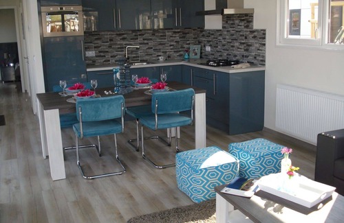 Susteren House | Stunning private villa for 6 people with WIFI, pool, TV, terrace and parking