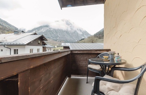 Fusch an der Grossglocknerstrasse House | Stunning private villa for 22 people with WIFI, TV, terrace, pets allowed and parking