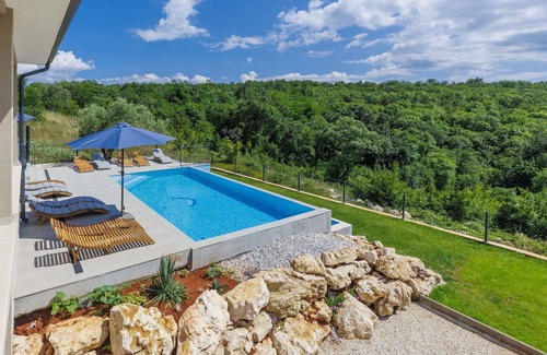 Nova Vas House | Stunning private villa for 12 people with WIFI, A/C, private pool, TV, terrace and parking