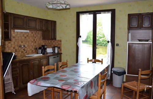 Pionnat House | Stunning private villa for 8 guests with A/C, WIFI, TV, terrace, pets allowed and parking