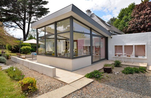 Plerin House | Stunning private villa for 8 guests with WIFI, TV, terrace and pets allowed