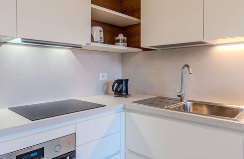 Bellano House | Stunning private villa for 5 people with WIFI, pool, TV and patio