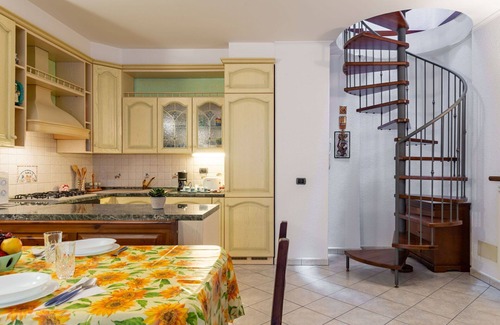 Corrido House | Stunning private villa for 4 guests with hot tub, WIFI, TV, terrace and pets allowed