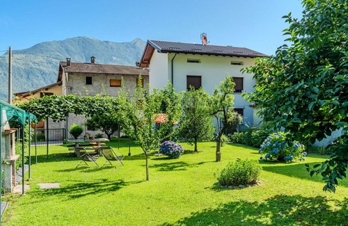 Piantedo House | Stunning private villa for 5 guests with WIFI, TV, patio, pets allowed and parking