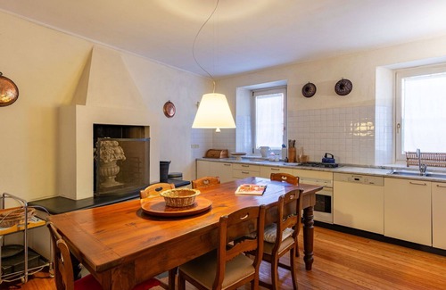 Dervio House | Stunning private villa for 6 guests with WIFI, terrace, pets allowed and parking