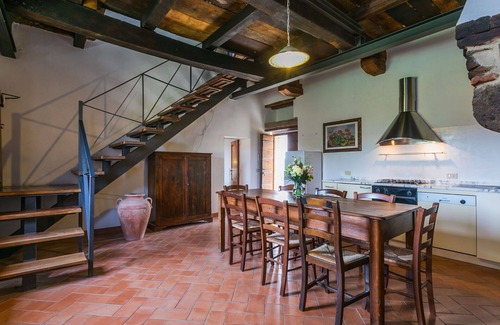 Sorano House | Stunning private villa for 22 guests with private pool, WIFI, patio and pets allowed