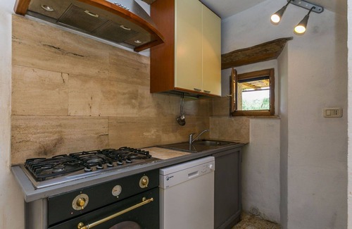 Sorano House | Stunning private villa for 22 guests with private pool, WIFI, patio and pets allowed