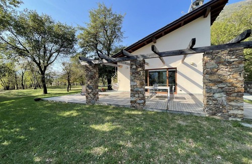 Sorico House | Stunning private villa for 8 guests with WIFI, TV, terrace and pets allowed