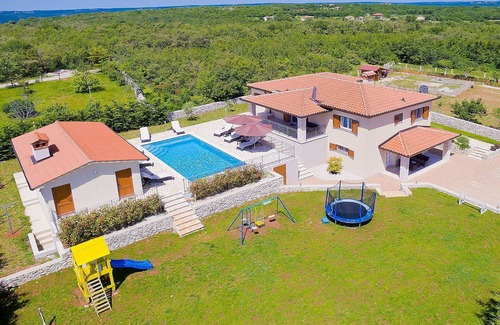 Salakovci Villa | Stunning private villa with WIFI, A/C, private pool, TV, terrace, pets allowed and parking
