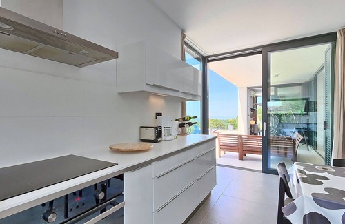 Farini Villa | Stunning private villa with WIFI, A/C, private pool, TV, patio, panoramic view and parking