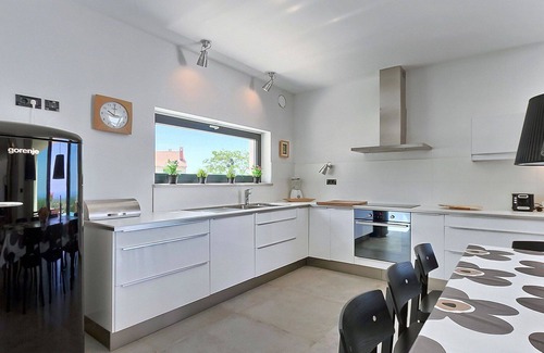 Farini Villa | Stunning private villa with WIFI, A/C, private pool, TV, patio, panoramic view and parking