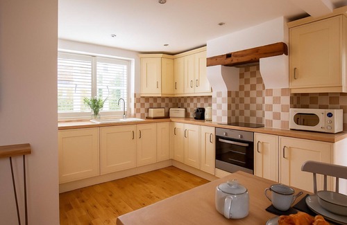 Stow-on-the-Wold Cottage | Stunning property in the beautiful market town of Stow-on-the-Wold - Devon House Cottage