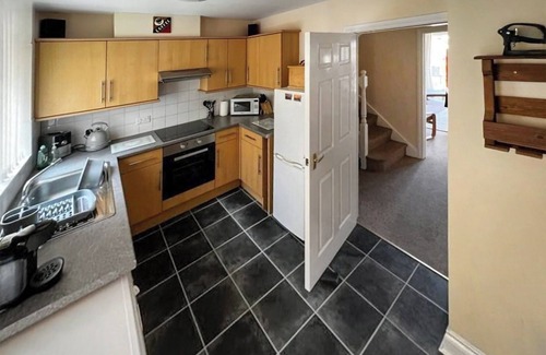 Ryde Cottage | Stunning property and location with fabulous views overlooking Wootton Creek.