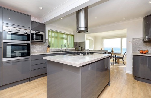 Looe House | Stunning property for 6 with spectacular coastal views