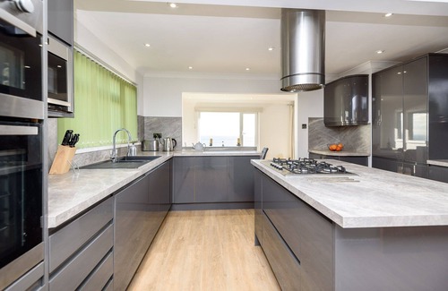 Looe House | Stunning property for 6 with spectacular coastal views