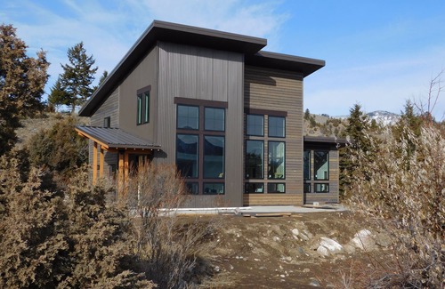 Emigrant House | Stunning Property * Yellowstone Park * ChicoHotSprings * Hot Tub * Amazing Views