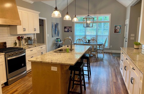 North Augusta House | Stunning Retreat for Masters Guests! Only 7 miles from the Augusta National!