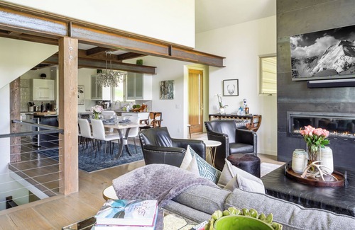 Big Sky House | Stunning Retreat w/ Views, Privacy+Amenities Galore-Rent for Entire Ski Season!