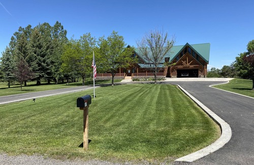 St. Anthony House | Stunning river front cabin with exceptional views.