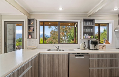 Dalefield House | Stunning Rural Spot with Spectacular Views Perfect for 2-12 people