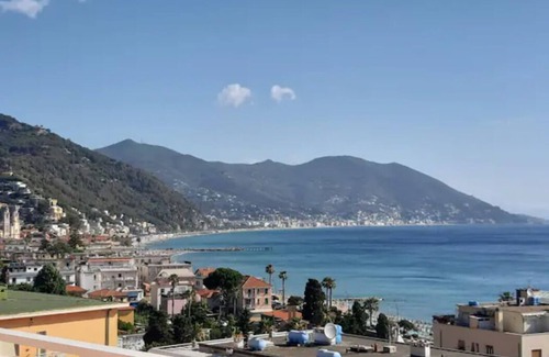Lavina Apartment | Stunning sea and gulf view 3 minutes from the beach