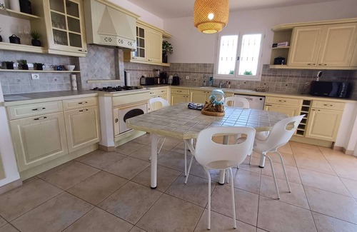Plage de la Garonnette Villa | STUNNING SEA VIEW Neo Provencal Villa at 3 minutes From The Beach, 5 Bedrooms