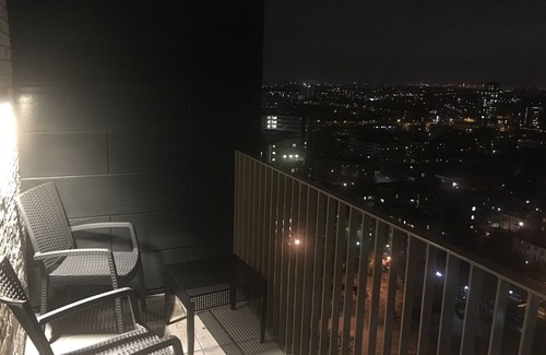 Fairfield Apartment | STUNNING SERVICED APARTMENT*