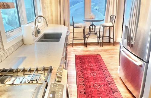 Saddle Ridge House | Stunning Ski-in Ski-out Saddle Ridge End Unit in Big Sky/Moonlight
