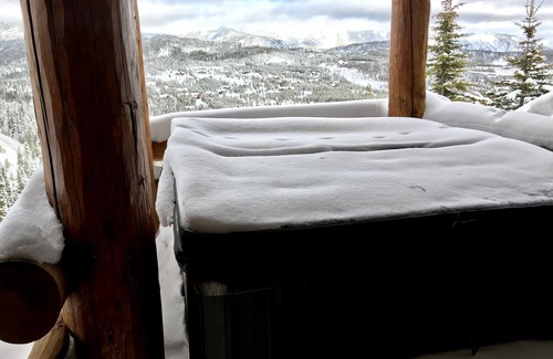 Saddle Ridge House | Stunning Ski-in Ski-out Saddle Ridge End Unit in Big Sky/Moonlight
