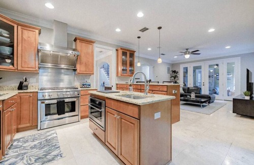 Virginia Park House | Stunning South Tampa 6 Bedroom House