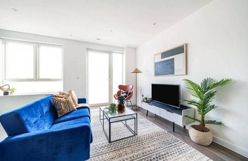 Gascoigne Apartment | Stunning Spacious Apartment in East London
