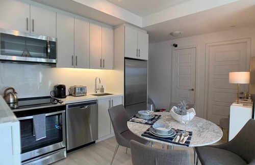 Innisfil Apartment | Stunning Stayz At Friday Harbour