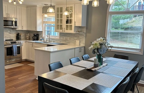 Saratoga Springs House | Stunning Townhome on Saratoga Lake! 4 minutes to race track & 8 minutes to DT!