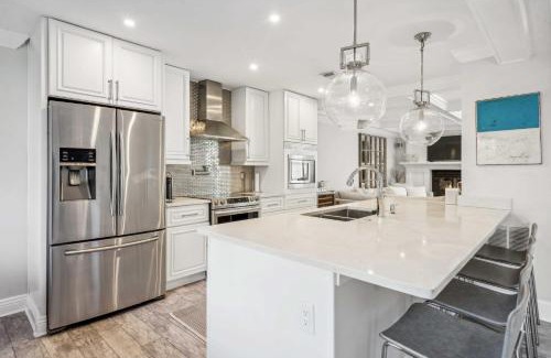 Southampton House | Stunning Townhouse w Tennis & Pool