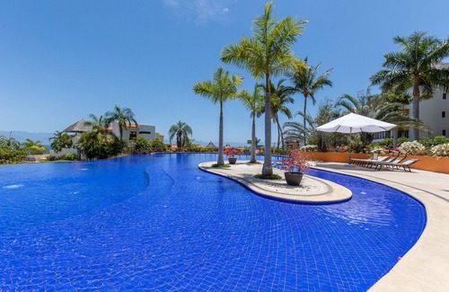 La Cruz de Huanacaxtle Apartment | Stunning two-level ocean view condo