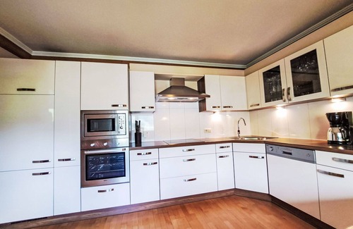Ramsau im Zillertal Villa | Stunning villa for 8 guests with WIFI, TV, balcony and pets allowed