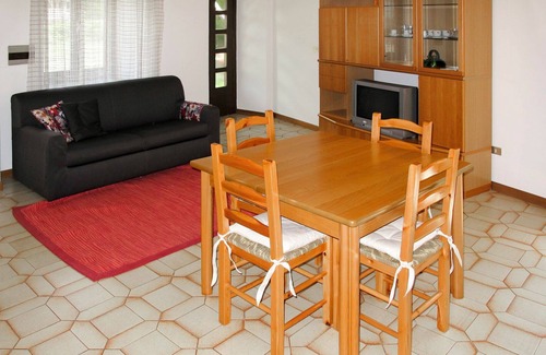 Calceranica al Lago House | Stunning villa for 6 guests with TV, patio and parking