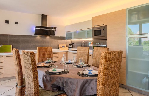 Casnate Con Bernate Villa | Stunning villa with private pool, A/C, WIFI, TV, patio, pets allowed, panoramic view and parking