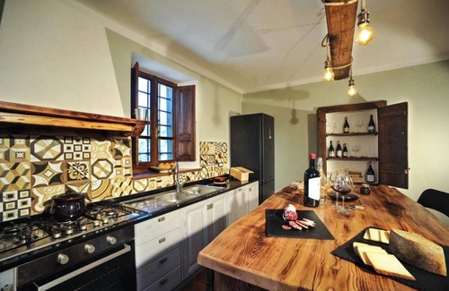 Casone Carpinelli Villa | Stunning views, Character Villa & Annexe, private infinity pool, walk restaurant