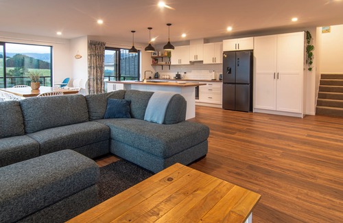 Kaikoura House | Stunning Views | Contemporary | Escape - KK4113, Stunning Views | Contemporary | Ocean and Mountain
