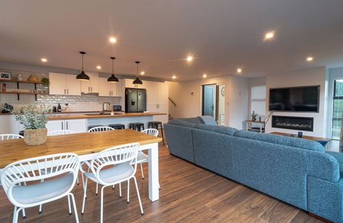 Kaikoura House | Stunning Views | Contemporary | Escape - KK4113, Stunning Views | Contemporary | Ocean and Mountain