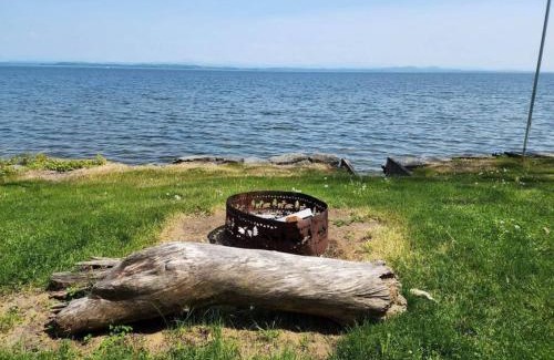 Willsboro House | Stunning views of Lake Champlain